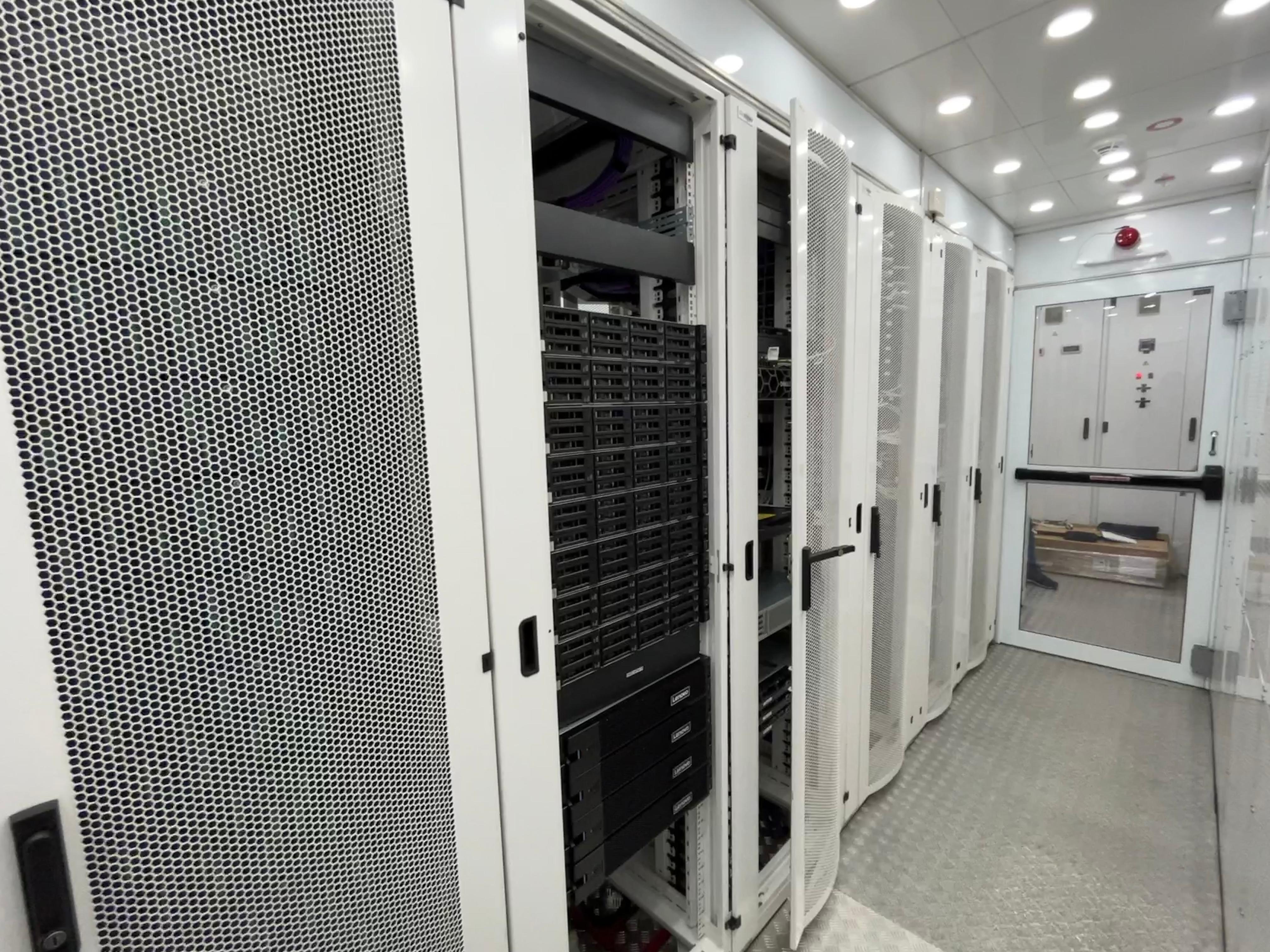 Imagem colorida dos novos dispositivos do sistema de hiperconvergência