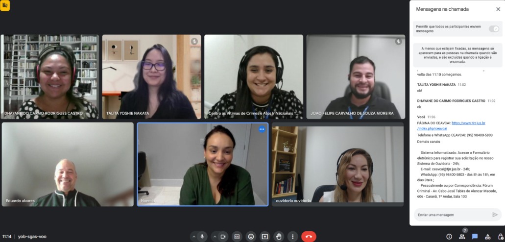Imagem colorida mostra reunião online com 7 integrantes.
