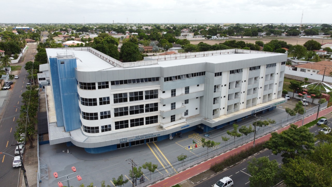 Foto de drone, da área externa da sede administrativa do Tribunal de Justiça de Roraima.