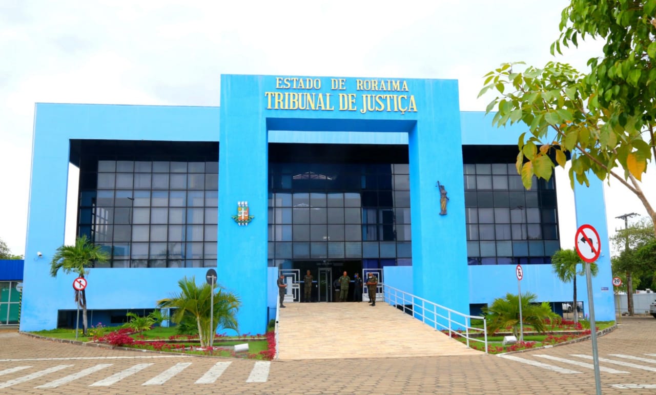 Foto da área externa do Palácio da Justiça