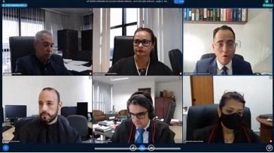 Imagem de juízes em sessão das Câmaras Reunidas online transmitida ao vivo pelo canal do Poder Judiciário de Roraima no Youtube.