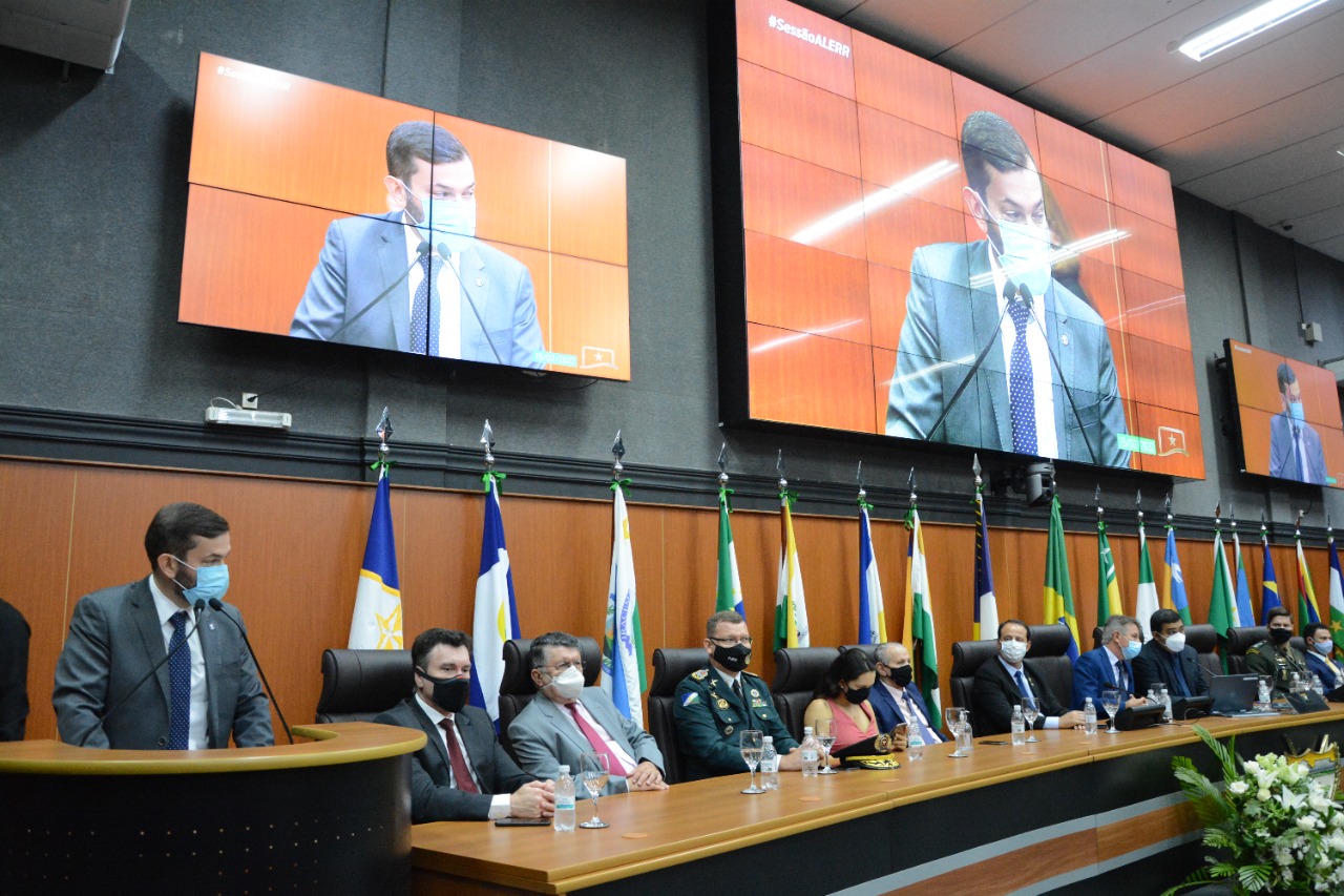 O juiz Auxiliar da presidência doTJRR, Bruno Costa, discursando durante abertura do Ano Legisltaivo 