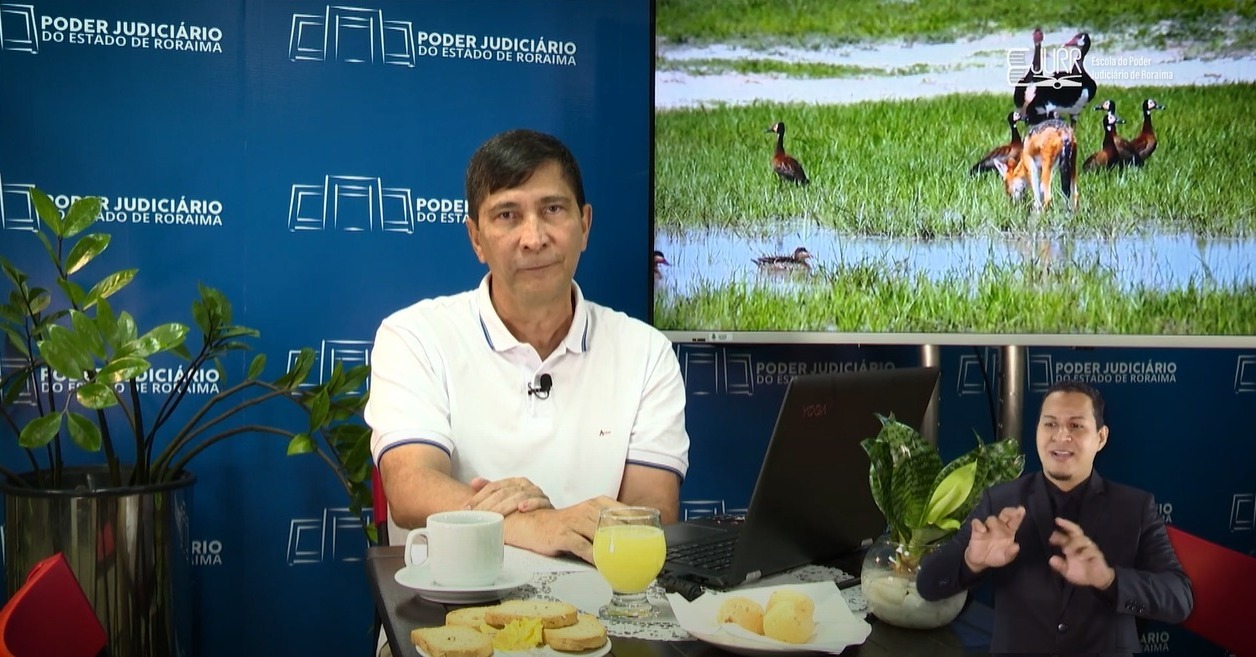 Imagem contém o palestrante e psicólogo, Wagner Costa durante live