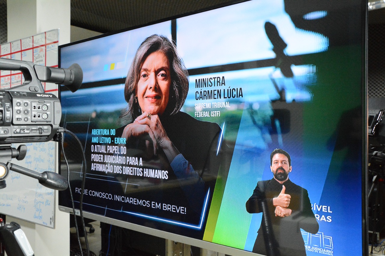 a imagem contém a palestra da Ministra Cármen Lúcia do STF, transmitida pela Ejurr