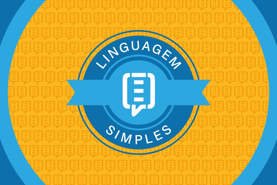 Logotipo em fundo amarelo-alaranjado. Círculo central azul e branco com o texto "LINGUAGEM SIMPLES". O círculo contém o ícone branco de um documento em um balão de fala. O design usa as cores azul e amarelo-alaranjado.
