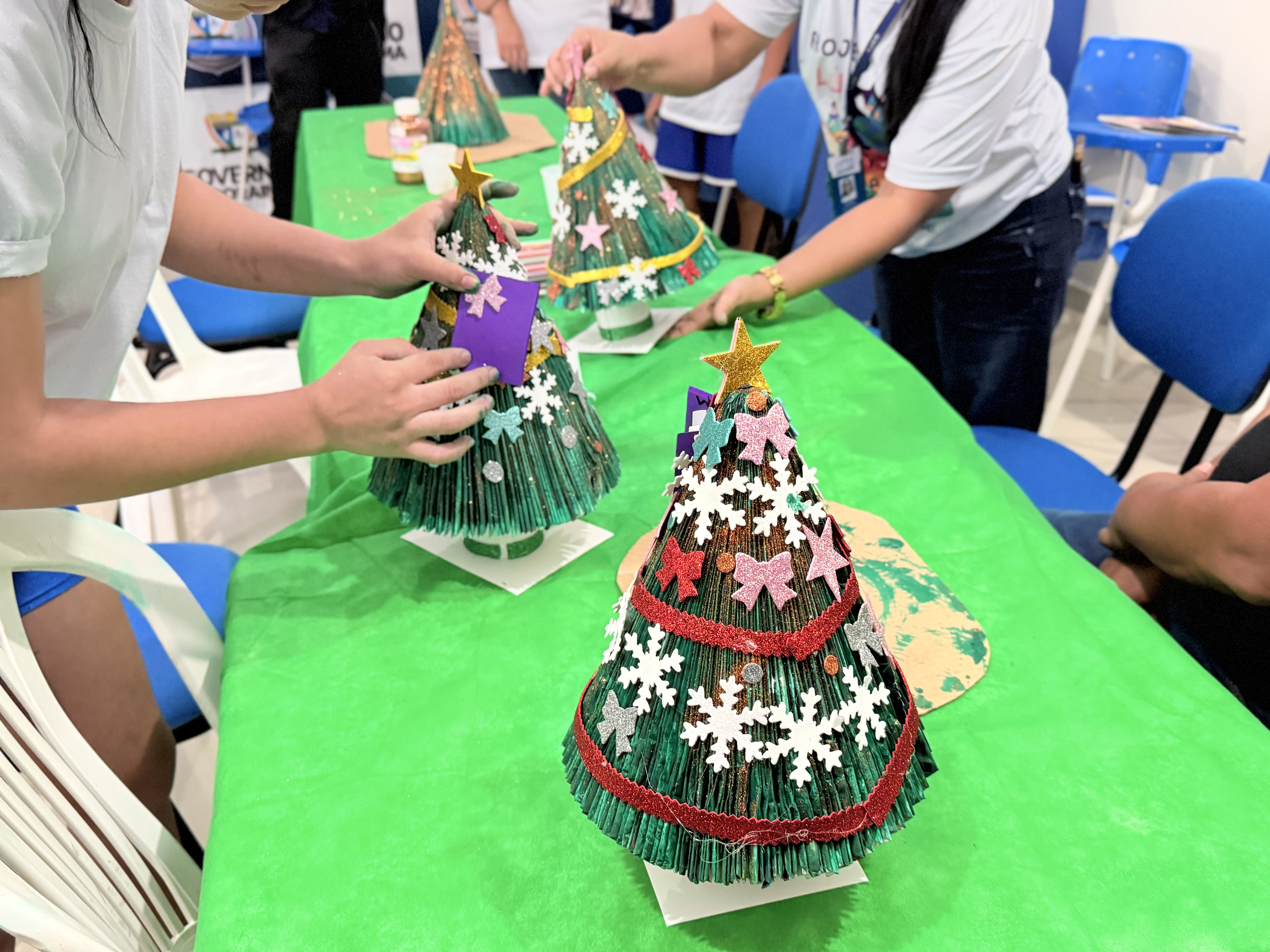 PROJETO LEITURA ABRE PORTAS — Oficinas natalinas despertam criatividade entre adolescentes do sistema socioeducativo
