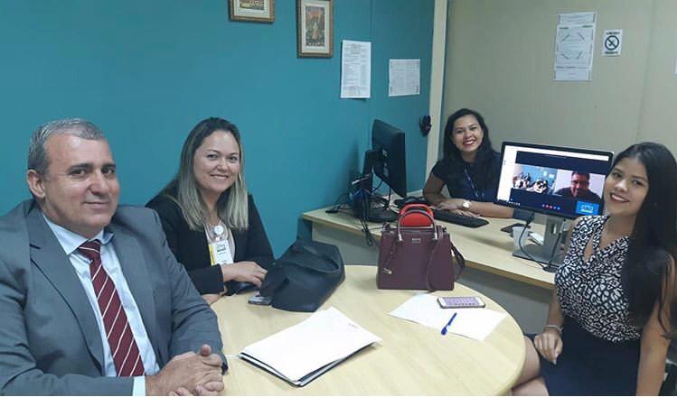 Equipe do seguno juizado durante videoconferênia que resultou em acordo.