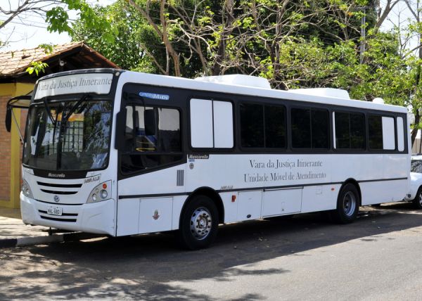 Unidade móvel da Justiça itinerante do TJRR