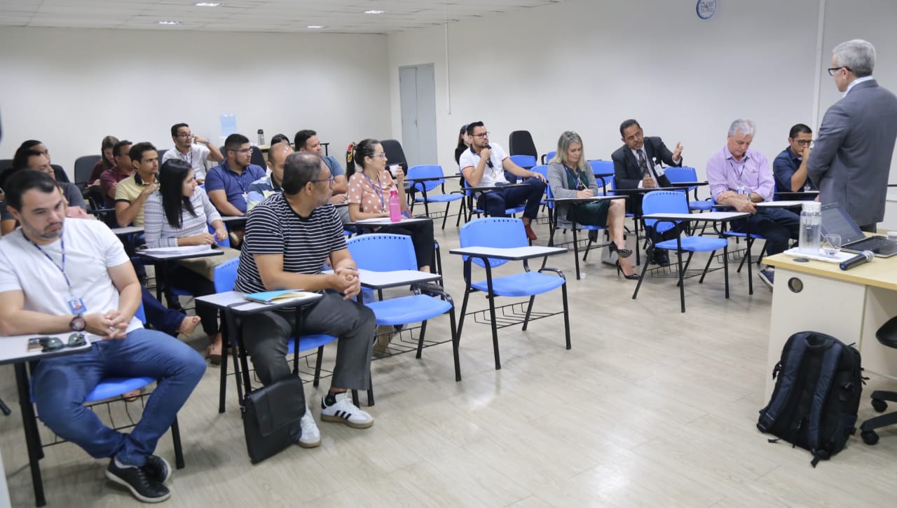 Alunos durante o curso sobre precatórios realizado pelo TJRR. 