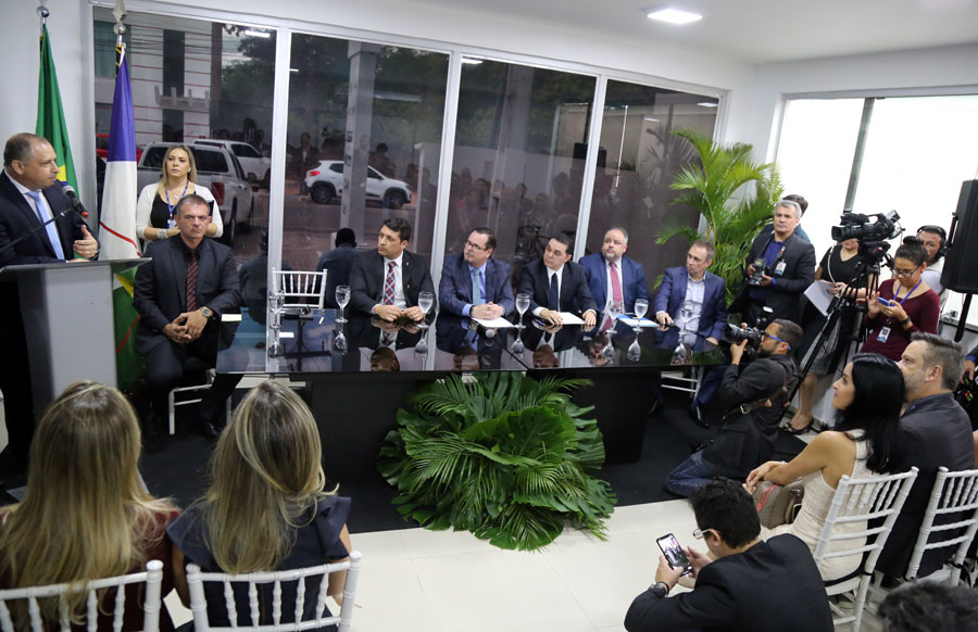 `Presidente do TJRR, Mozarildo Cavalcanti, discursando no momento da inauguração do Escritório Social do Justiça Presente em Roraima. 