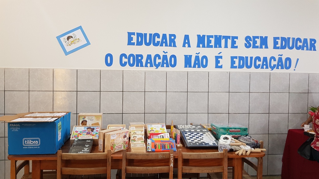 Sala lúdica na escola Maria das Neves. 