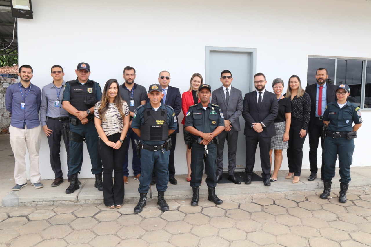 Assessoria Militar durante a solenidade de entrega dos veículos. 