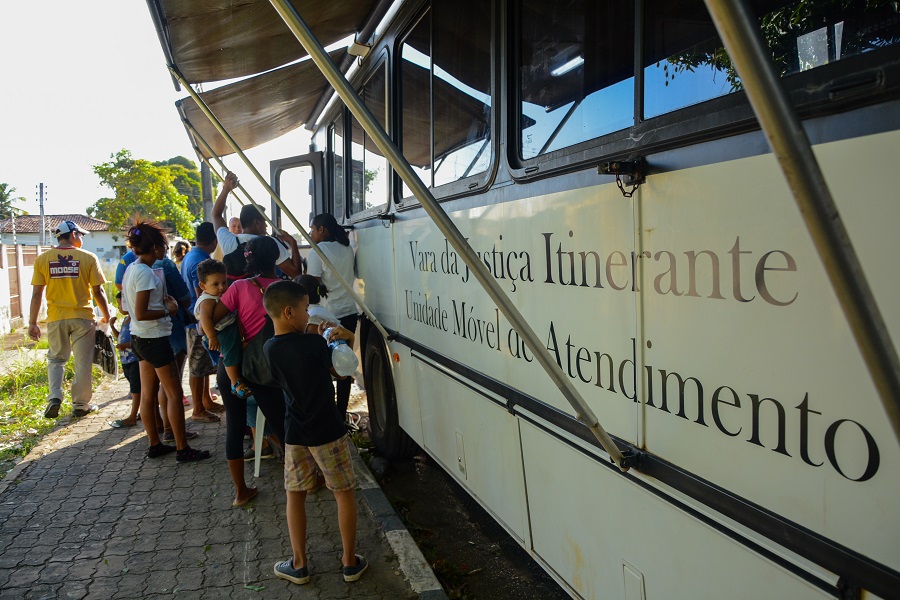 Unidade móvel da Justiça Itinerante.