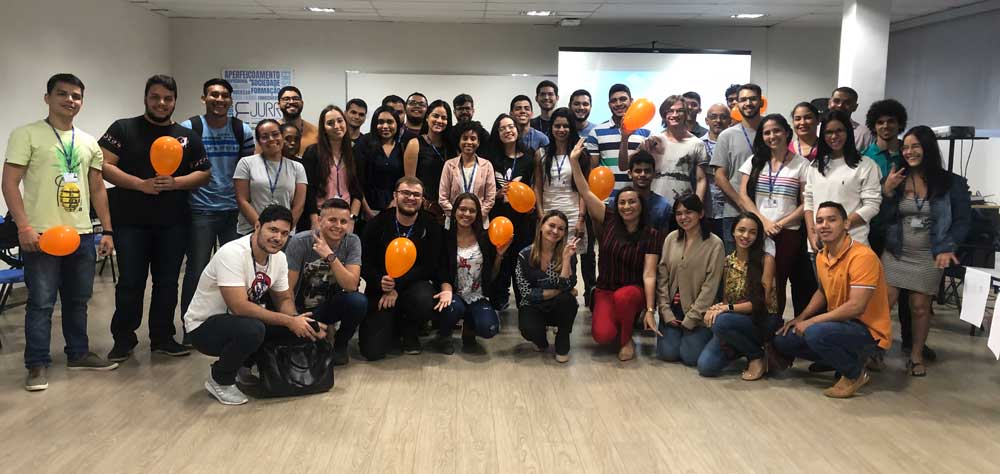 Estagiários durante dinâmica o curso de formação oferecido pela Escola do Judiciário.   