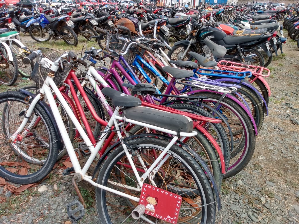 Bicicletas leiloadas no lelão promovido pelo Poder Judiciário.