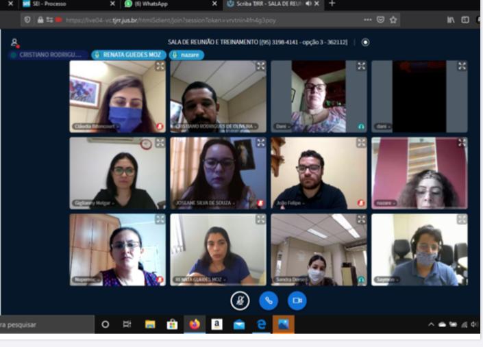 Tela de computador em que aparecem os mediadores e servidores do TJRR durante o treinamento virtual.